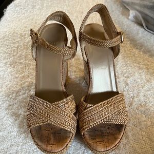 Stuart Weitzman Espadrilles EUC ✨ size 7.5. Worn once!